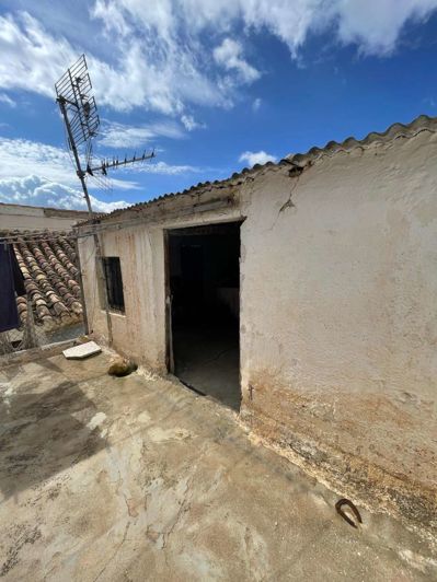 Image No.47-4 Bed Property for sale