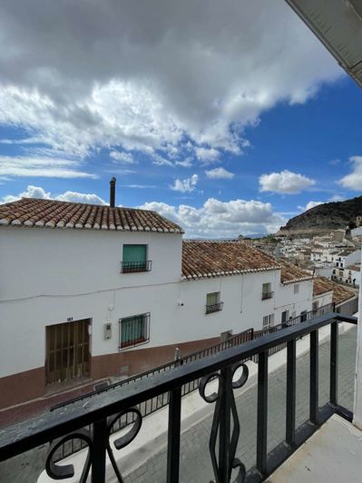 Image No.50-4 Bed Property for sale