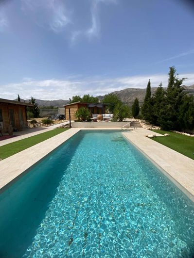 Image No.2-4 Bed Villa for sale