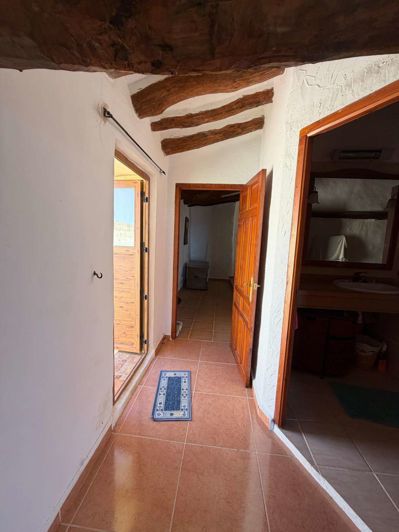 Image No.12-3 Bed Townhouse for sale