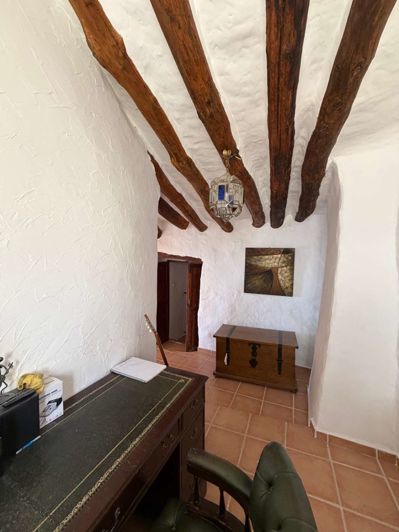 Image No.16-3 Bed Townhouse for sale