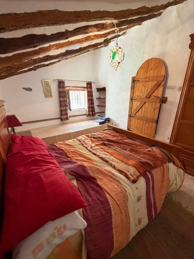 Image No.17-3 Bed Townhouse for sale