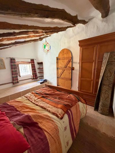 Image No.18-3 Bed Townhouse for sale