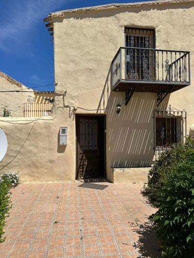 Image No.2-3 Bed Townhouse for sale