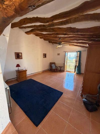 Image No.22-3 Bed Townhouse for sale