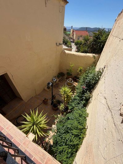 Image No.28-3 Bed Townhouse for sale