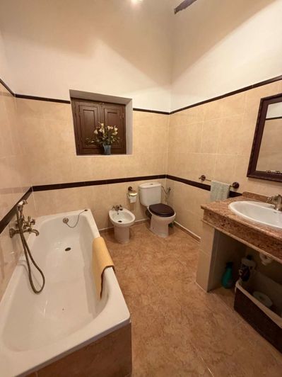 Image No.30-3 Bed Townhouse for sale