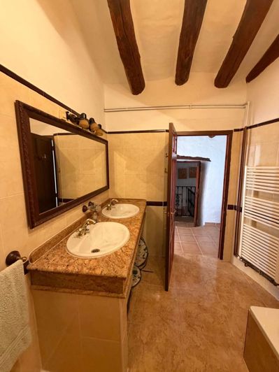 Image No.31-3 Bed Townhouse for sale