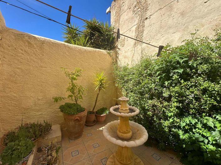 Image No.36-3 Bed Townhouse for sale