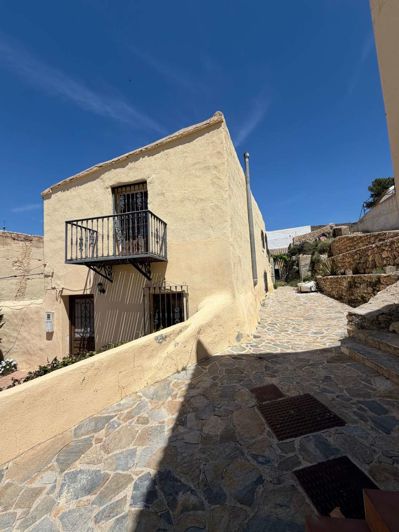 Image No.43-3 Bed Townhouse for sale
