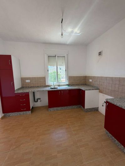 Image No.11-1 Bed Property for sale