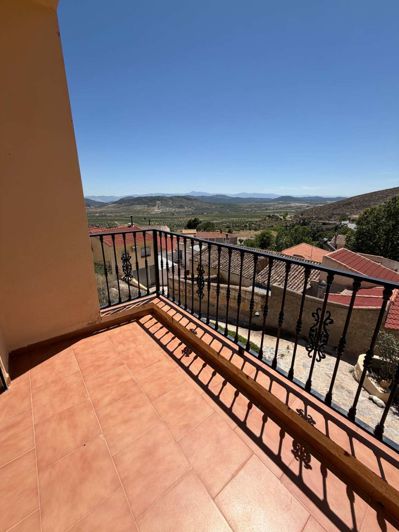 Image No.12-1 Bed Property for sale