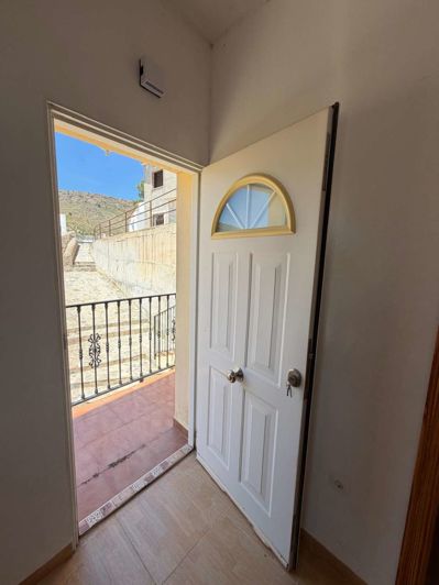 Image No.6-1 Bed Property for sale