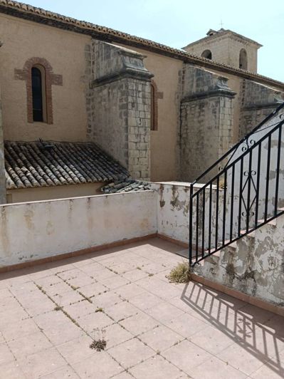 Image No.26-3 Bed Property for sale