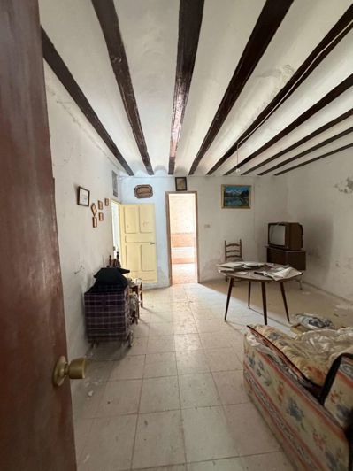 Image No.5-3 Bed Property for sale