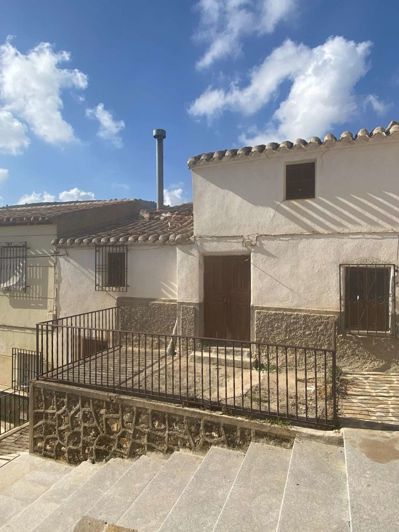 Image No.3-3 Bed Property for sale