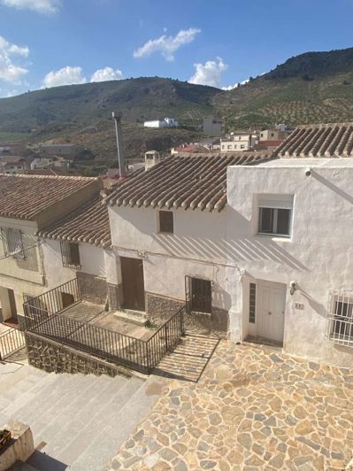 Image No.6-3 Bed Property for sale