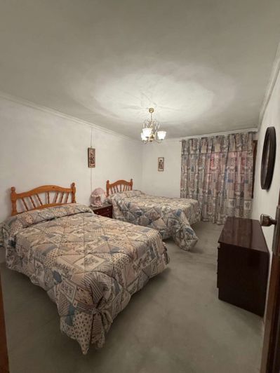 Image No.17-5 Bed Property for sale
