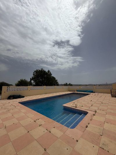 Image No.40-7 Bed Villa for sale