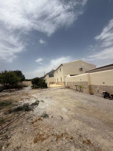 Image No.43-7 Bed Villa for sale