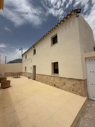 Image No.9-7 Bed Villa for sale