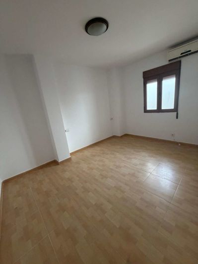 Image No.17-4 Bed Property for sale