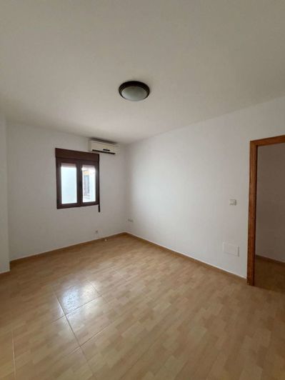 Image No.27-4 Bed Property for sale