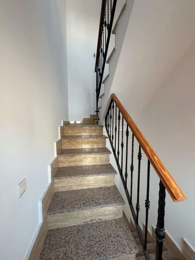 Image No.32-4 Bed Property for sale