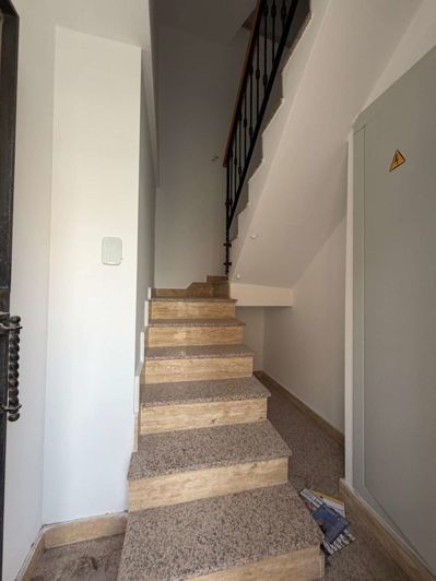 Image No.5-4 Bed Property for sale
