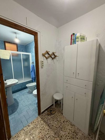 Image No.17-4 Bed Property for sale