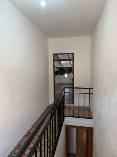 Image No.19-4 Bed Property for sale