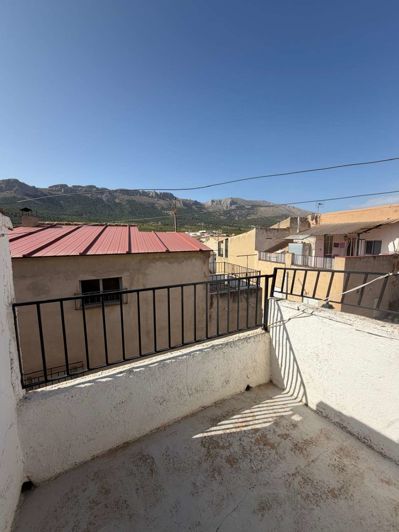 Image No.23-4 Bed Property for sale