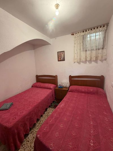 Image No.27-4 Bed Property for sale