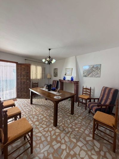 Image No.3-4 Bed Property for sale