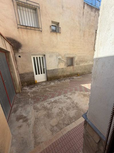 Image No.38-4 Bed Property for sale