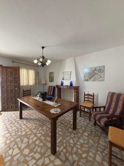 Image No.4-4 Bed Property for sale