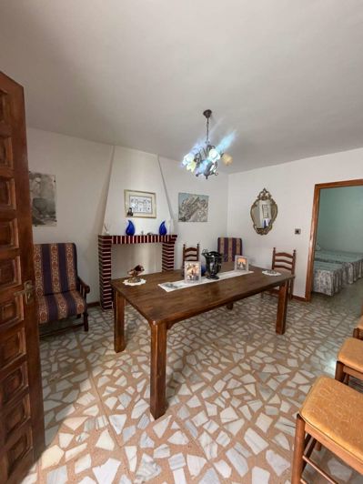 Image No.5-4 Bed Property for sale