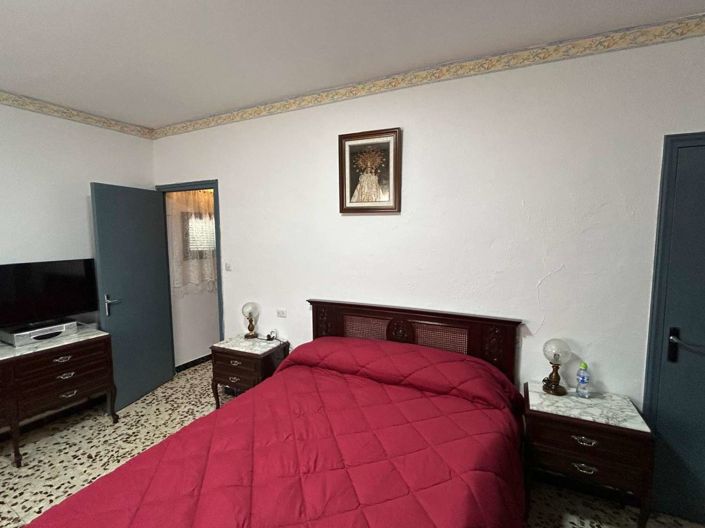 Image No.16-3 Bed Property for sale