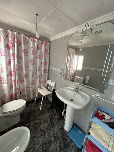 Image No.17-3 Bed Property for sale