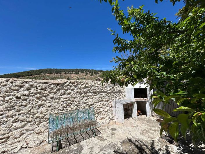 Image No.24-3 Bed Property for sale