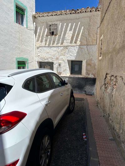 Image No.4-3 Bed Property for sale