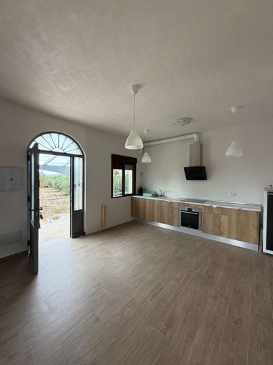 Image No.12-3 Bed Property for sale