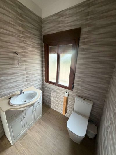 Image No.24-3 Bed Property for sale