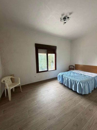 Image No.27-3 Bed Property for sale