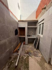 property281046175