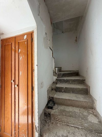 Image No.20-4 Bed Property for sale