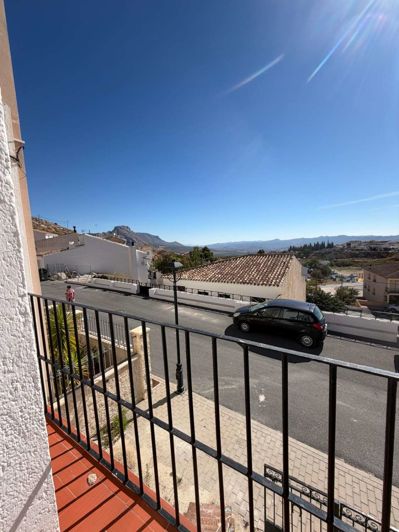 Image No.26-4 Bed Property for sale