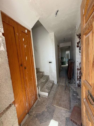 Image No.5-4 Bed Property for sale