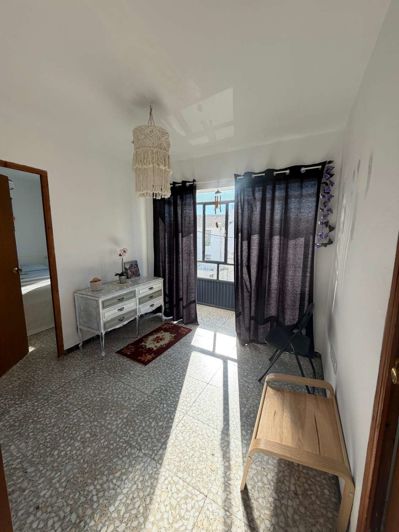 Image No.17-4 Bed Property for sale