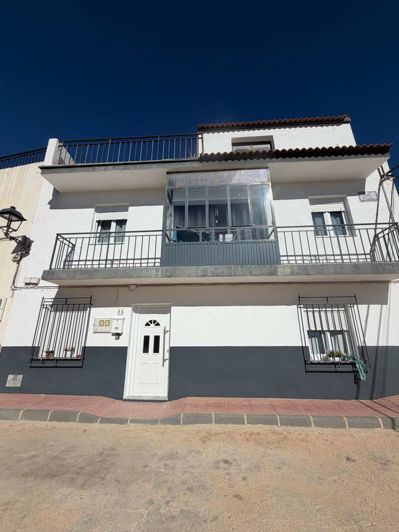 Image No.29-4 Bed Property for sale